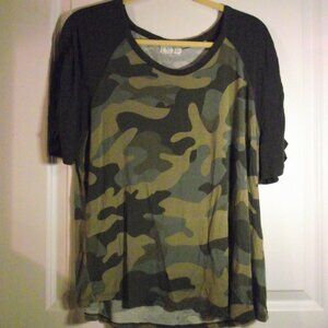 WOMENS XXL MAURICES 24/7 SHORT SLEEVE CAMO TOP